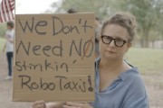 烟台特斯拉在得州奥斯汀遭遇抗议活动：反对马斯克Robotaxi计划